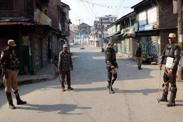 curfewimposedinpartsofsrinagar